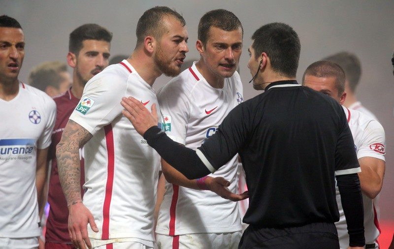 Reacții după CFR Cluj - Steaua. Denis Alibec a criticat arbitrajul. Vasile Miriuță: “Rezultatul e bun”