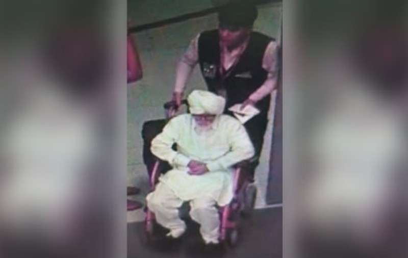Un tânăr s-a deghizat într-un bătrân și a vrut să prindă un zbor de Statele Unite