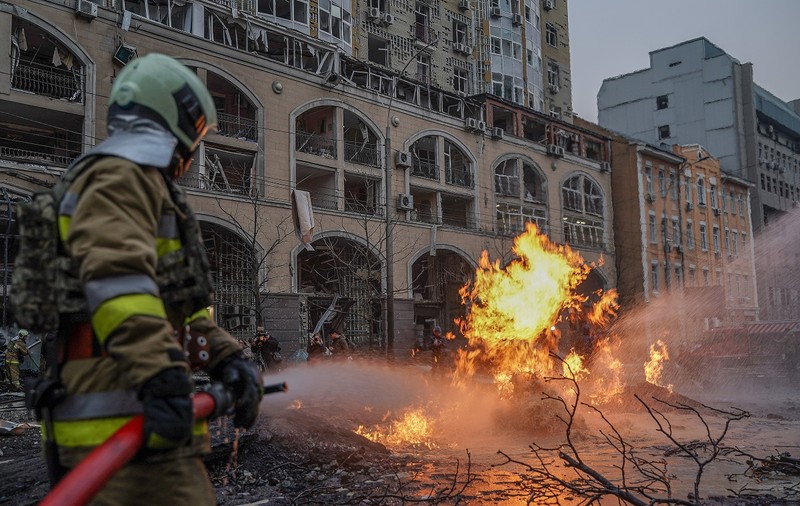 Rușii nu-și mai încap în piele de mândrie, după ce au bombardat sălbatic Kievul: „Rachetele noastre hipersonice au pus capăt misiunii sistemului Patriot”
