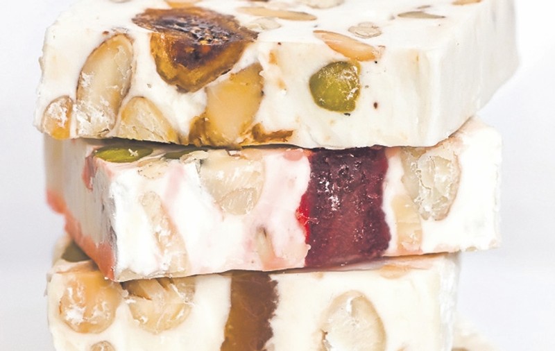 O reţetă pe zi - Nuga cu fructe confiate