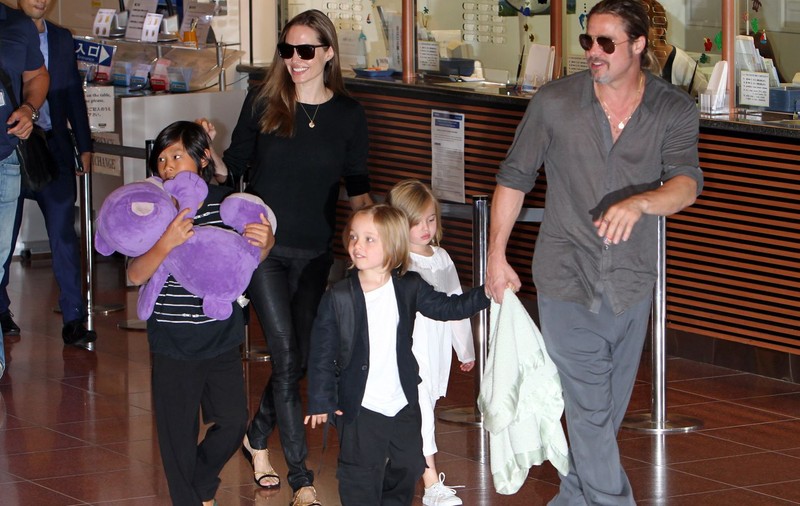 Brad Pitt şi Angelina Jolie vor să adopte încă un copil 
