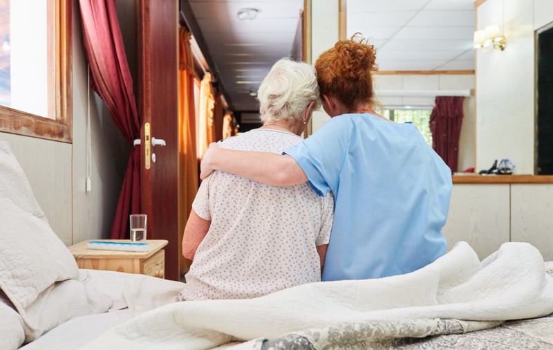 Experiența într-un azil de bătrâni din cel mai vechi spital al României. „E nevoie de voluntari”