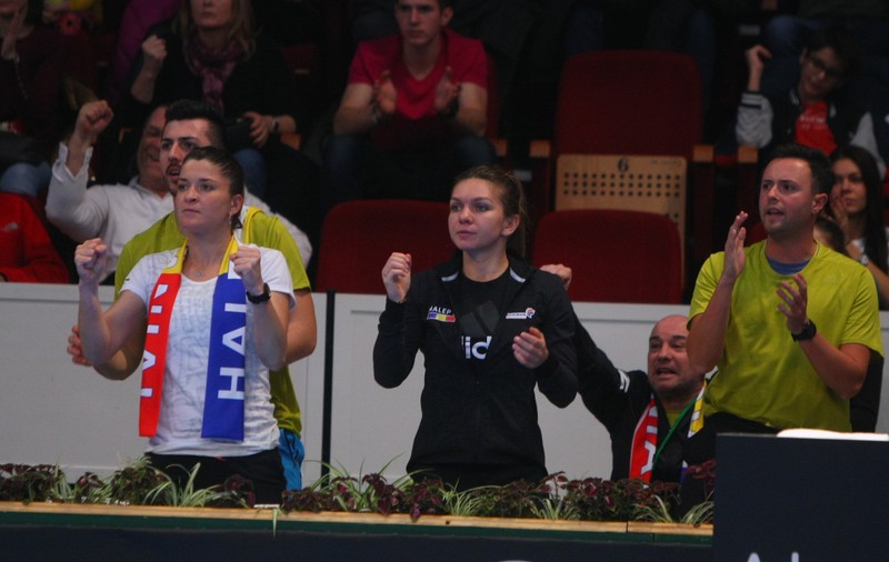 Cât de gravă este accidentarea Simonei Halep la genunchi. ”Este exclus să mă operez”. La dineul oficial a venit pe tocuri!