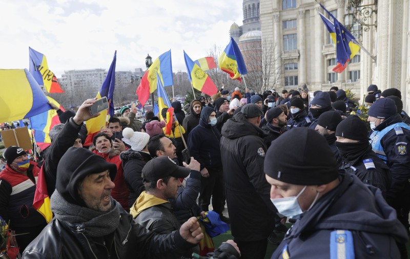 De ce a „căzut” Parlamentul atât de ușor în fața protestatarilor AUR