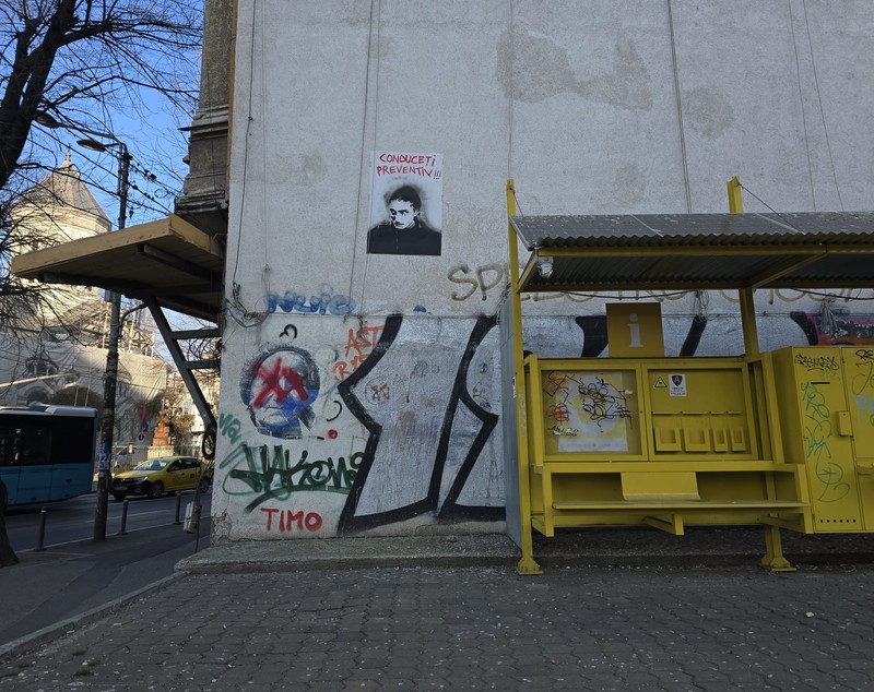 Graffiti în București cu Vlad Pascu, autorul cumplitului accident de la 2 Mai: „Conduceți preventiv!”