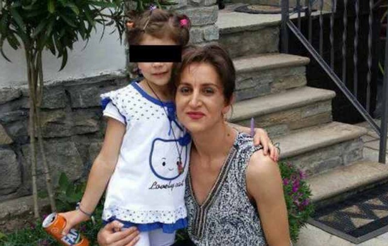 Românca ucigașă din Italia își abandonase fetița la gunoi, când avea trei luni, dar Tribunalul Suceava i-a încredințat copilul