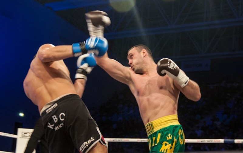Sebastian Ciobanu şi Benjamin Adegbuyi s-au calificat în marea finală Superkombat 