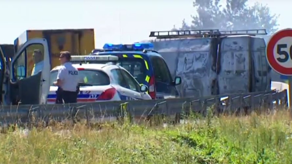 Jaf asupra unui camion blindat al unei bănci, pe o autostradă din Franța
