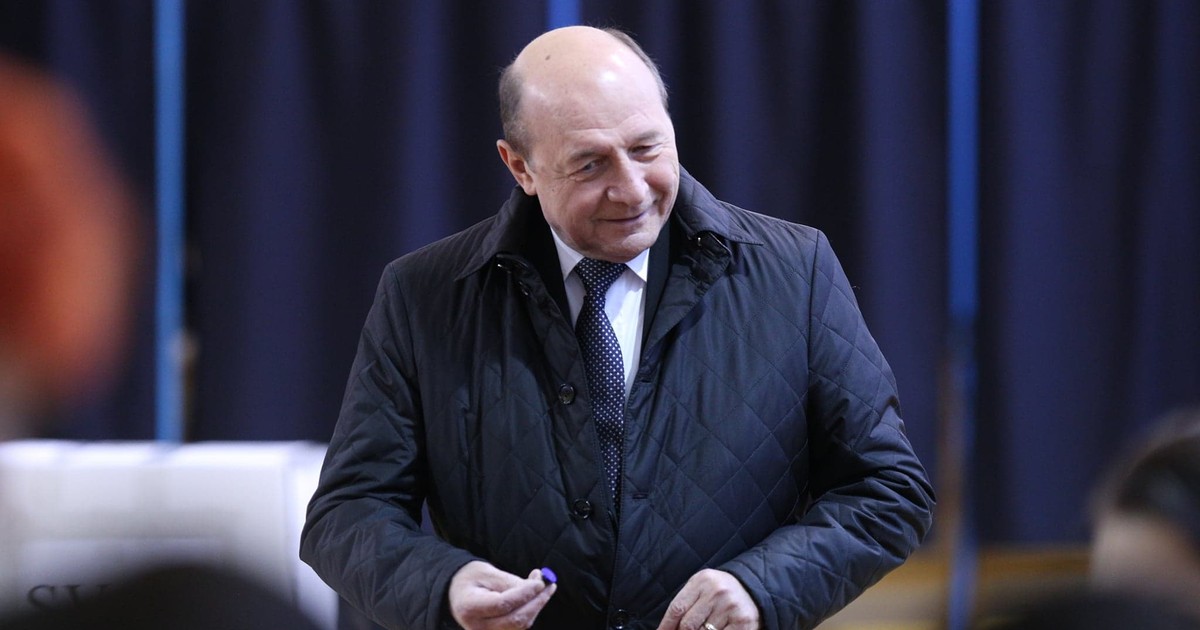 Traian Băsescu, după ce a votat la alegerile prezidențiale 2019. "Nu vreau să mai aud că nu știu cine ia decizii de politică externă și multe altele"
