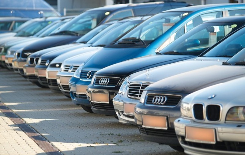 Statul va restitui taxa cerută românilor la înmatricularea autovehiculului. În acest sens, Guvernul a adoptat o OUG