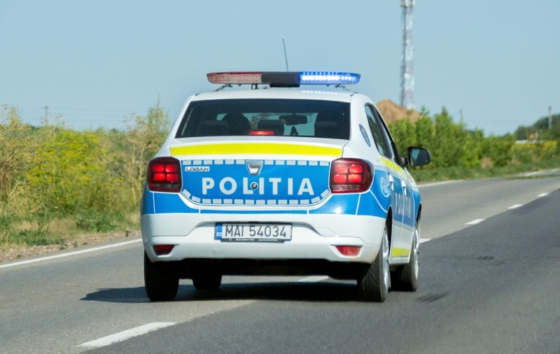 Dublă crimă într-o casă din Comănești, în Bacău. Un bărbat și-a omorât soția și cumnata
