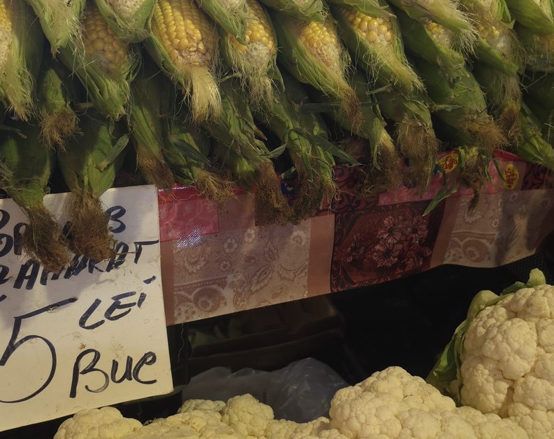 Cât costă porumbul de fiert în Piața Obor în plin sezon