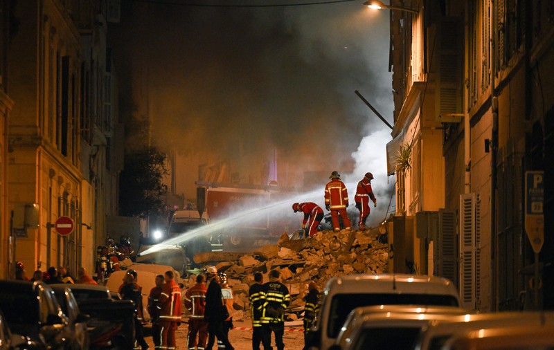 Imagini dramatice din Marsilia, unde un bloc de patru etaje s-a prăbușit în urma unei explozii