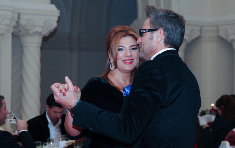 MIHAELA BORCEA a fost la nunta ITALIANCEI lui BOTE, dar nu A PLECAT CU MÂNA GOALĂ! Intră să vezi ce cadou scump a primit de la VALERIA MARINI! FOTO