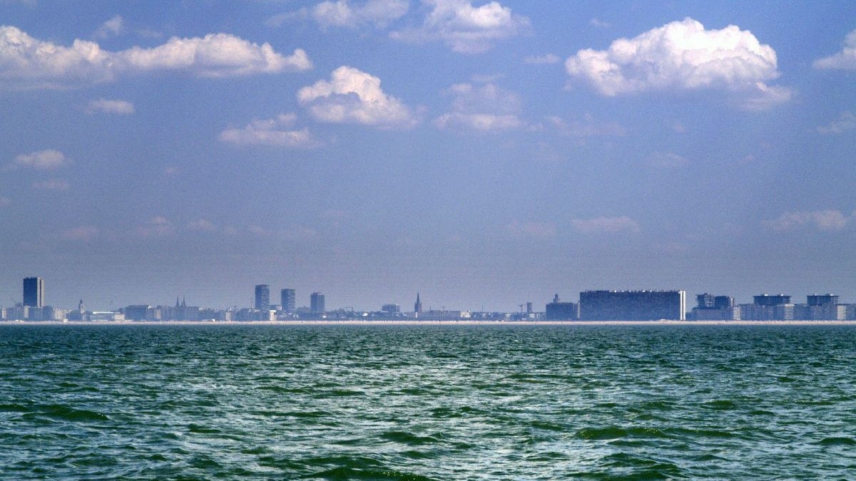 Un oraș văzut de pe mare
