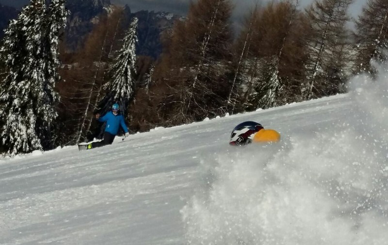 FOTO&VIDEO / Doi români participă la Campionatul Mondial de Snowboard: Adrian Teodorescu și Toma Zaharescu concurează la Cortina d’Ampezzo