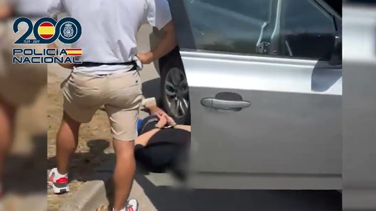 Poliția a arestat unul dintre răpitorii șoferului român de TIR