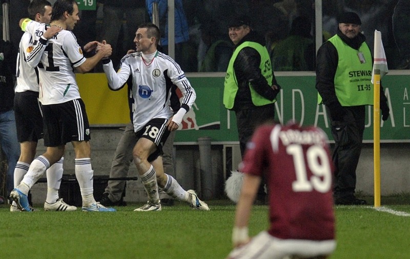 Îngropaţi de vii! Deşi au luptat pe viaţă şi pe moarte cu Legia, Rapidul a pierdut pe seama unor greşeli copilăreşti