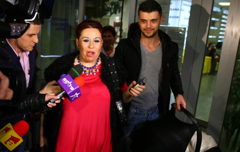 Oana Roman şi fetiţa ei S-AU EXTERNAT! Vedeta spune că A AVUT O RECUPERARE MAI GREA | FOTO  