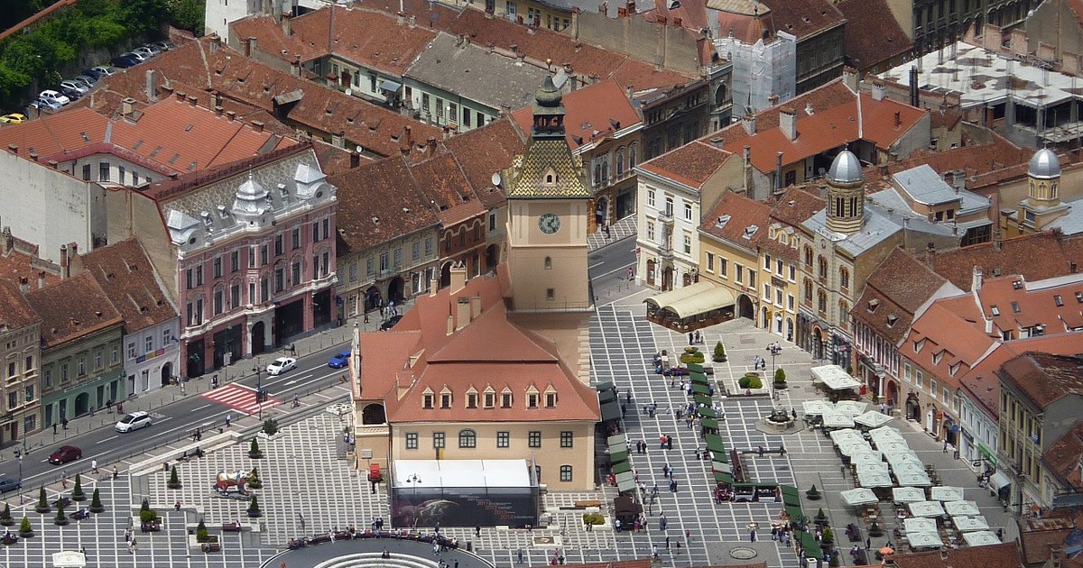 Evoluția prețurilor în luna noiembrie pentru garsoniere și apartamente de vânzare în Brașov