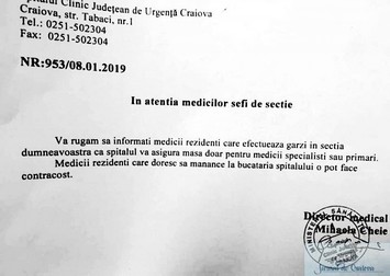 Anunțul prin care medicii rezidenți de la Spitalul Județean de Urgentă din Craiova trebuie să își plătească mesele, în timpul gărzilor | Foto: Jurnal de Craiova