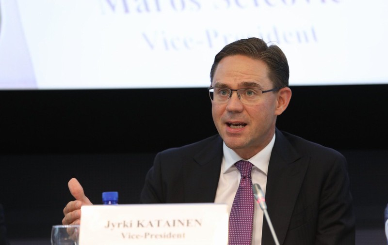 Vicepreşedintele Comisiei Europene, despre OUG pe legile justiţiei: "De ce, guvern al României, de ce?"