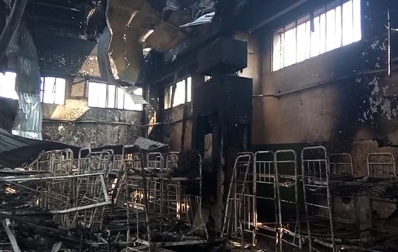 Imagini cu închisoarea bombardată din Donețk unde zeci de prizonieri de război au murit. Ucraina și Rusia se acuză reciproc de atac