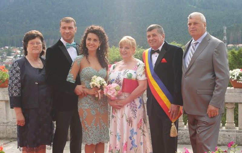 ZI EMOŢIONANTĂ PENTRU LUCIAN BUTE! El şi iubita lui, Elena, au spus ”DA”