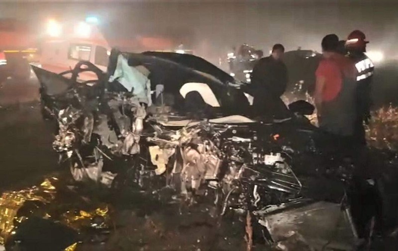 Accident înfiorător pe DN1, în Prahova. O adolescentă de 17 ani a murit pe loc, iar un tânăr este grav rănit / FOTO