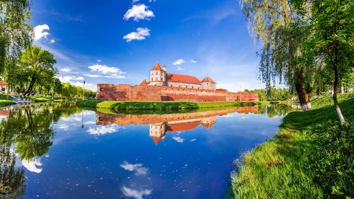 Cetatea Făgăraș, locul desprins din povești. Unde se află, ce activități poți face și obiective turistice în zonă