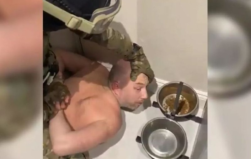 Imaginile scurse „pentru a-i speria pe manifestanții anti-Putin”: ce se întâmplă când polițiștii intră în casa unui protestatar