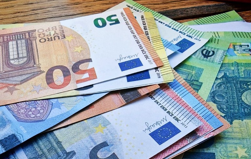 Se schimbă bancnotele euro și vor arăta cu totul diferit. Decizia va fi luată de Banca Centrală Europeană