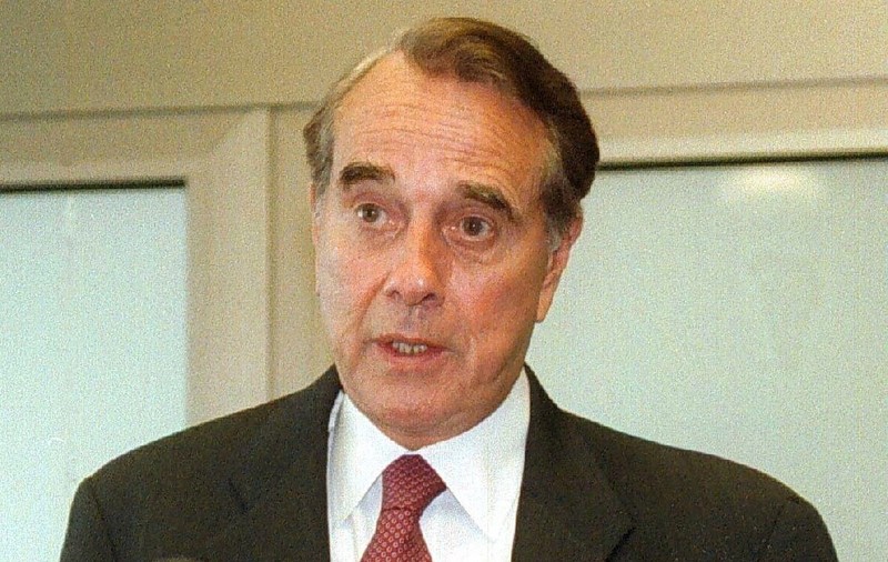 A murit Bob Dole, unul dintre cei mai importanți politicieni din SUA, candidat la președinție în 1996