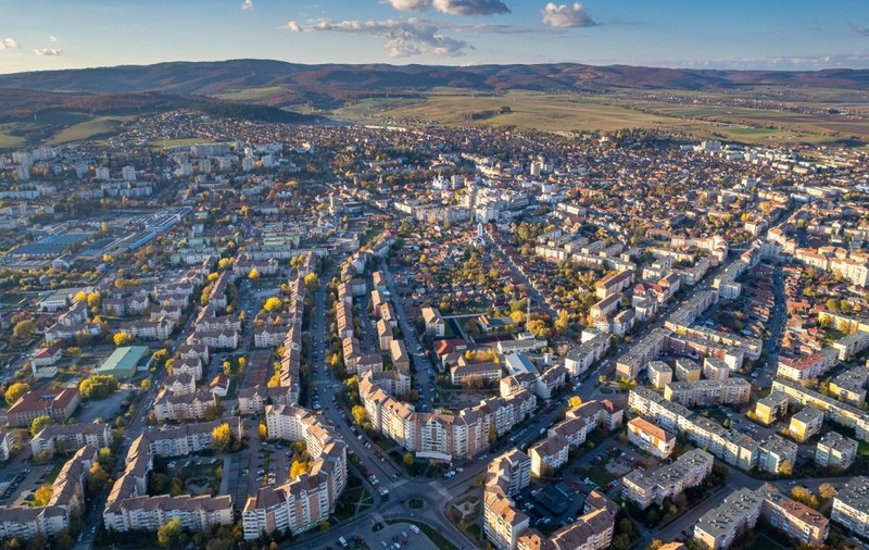 Primarul UDMR care refuză să scumpească impozitele pe locuințe: „Locuirea este un drept fundamental”
