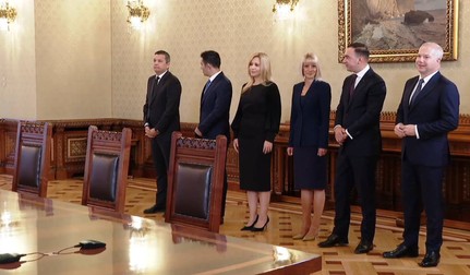 Delegația PSD este formată din Sorin Grindeanu, Claudiu Manda, Ionuț Pucheanu, Bogdan Ivan, Silvia Mihalcea și Diana Tușa