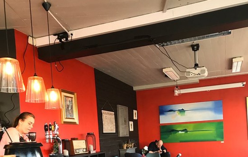 Islanda redeschide discotecile, barurile și sălile de fitness