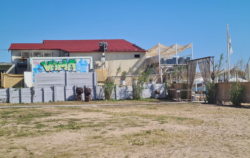 REPORTAJ. Singurele zile în care Vama Veche mai seamănă cu ce-a fost. Oceanul de roșu de la granița cu Bulgaria