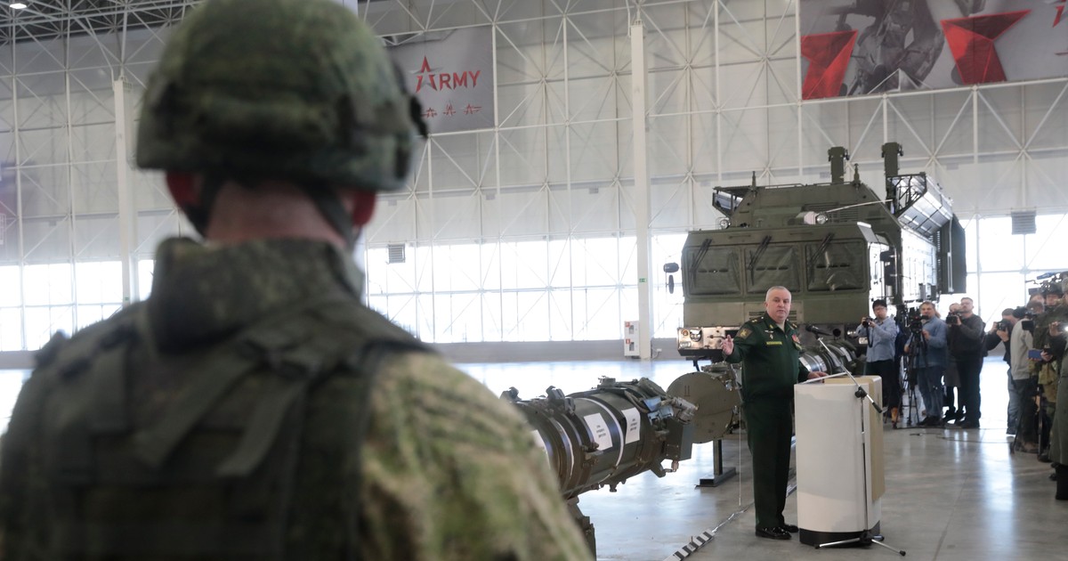 Rusia se retrage oficial din tratatul INF încheiat cu SUA în 1987