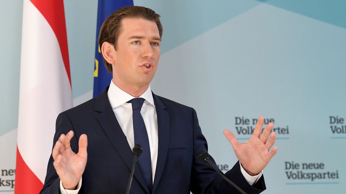 Criză politică în Austria: Toţi miniştrii de extremă dreapta demisionează din guvern