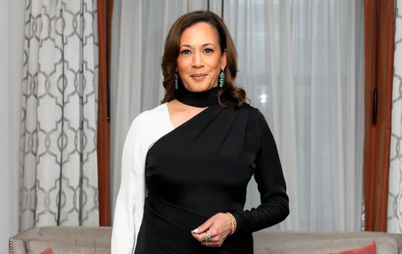 Cum a apărut Kamala Harris cu soțul la Met Gala 2025. Rochia a fost creată special pentru ea de un brand faimos