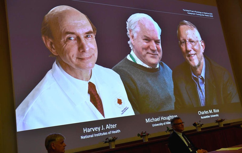 Premiul Nobel pentru medicină, acordat celor trei medici care au descoperit virusul hepatitei C
