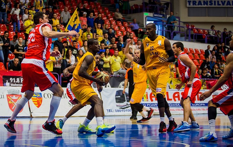 Fost jucător al Clujului, Seals, cel mai longeviv american din România, a adus victoria Sibiului pe Someș!