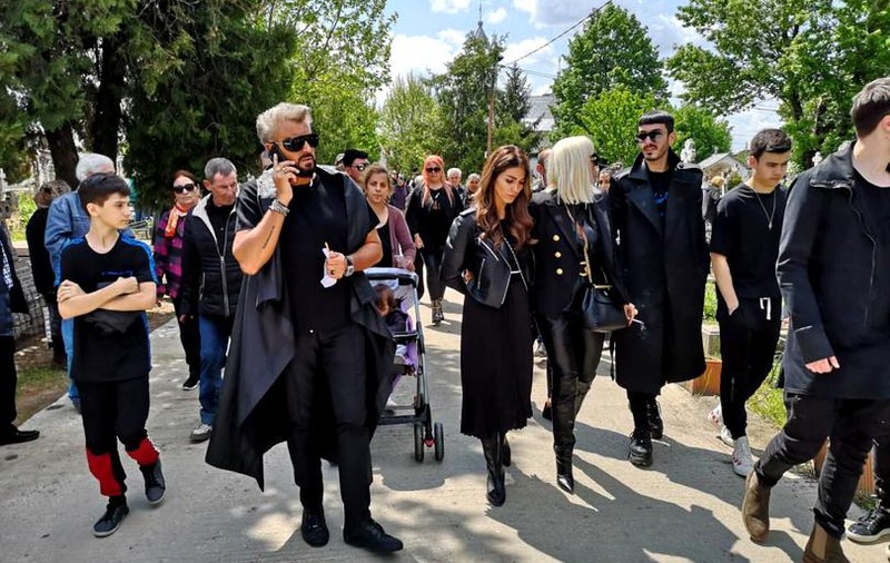 Cătălin Botezatu, despre discursul Iuliei Albu la înmormântarea lui Răzvan Ciobanu. "A început să spună că "unii au venit aici să bată cuie", lucru care m-a durut"