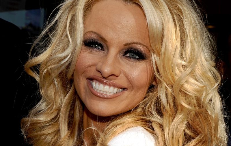 Pamela Anderson cere închiderea parcurilor acvatice