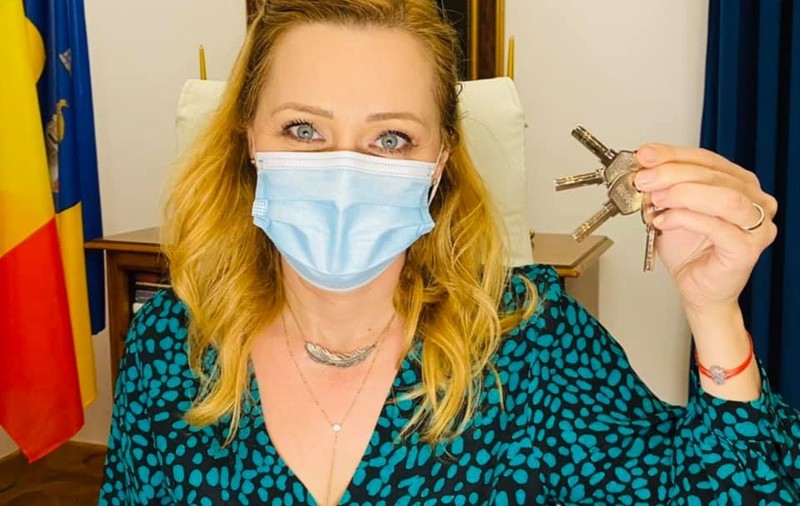 Ce surpriză le-a pregătit Elena Lasconi pesediștilor din Câmpulung Muscel și ce îi transmit aceștia: „Ghinion! S-a dus și plăcerea asta nevinovată”