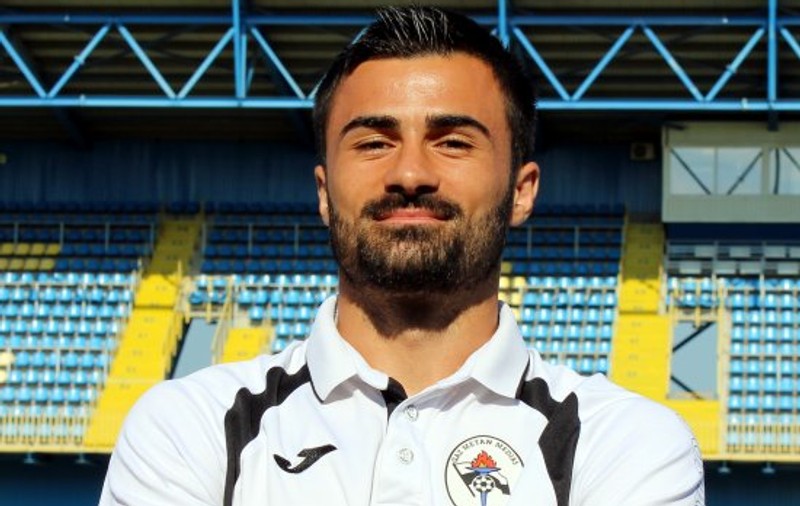 Valentin Crețu, fotbalistul suspectat că ar fi făcut intenționat penalty cu Steaua, a debutat în Liga 1 la ”Steluța”