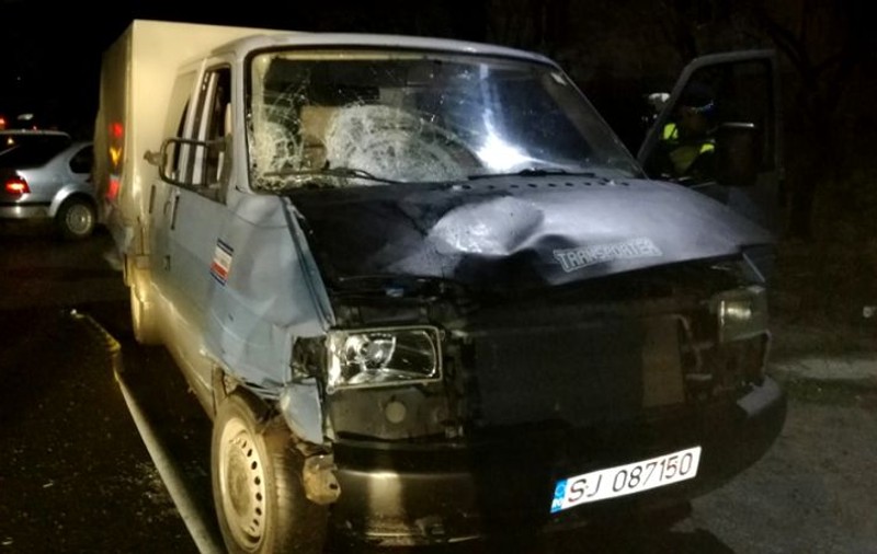 Șoferul de 16 ani din Bistriţa-Năsăud, care a intrat cu mașina în colindători, a fost arestat preventiv