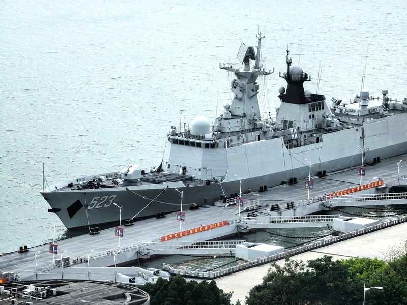 XIAMEN, CHINA - APRIL 20: The CNS Type 054A Jiangkai II Multi-Mission Guided-Missile Frigate Warship arrives at a wharf in preparation for the 75th anniversary of the founding of the Chinese People s Liberation Army Navy PLAN on April 20, 2024 in Xiamen, Fujian Province of China. The Chinese People s Liberation Army PLA Navy will host a series of activities to celebrate its 75th founding anniversary from April 20 to 24, according to a navy spokesperson on Saturday. Copyright: xVCGx 111491944552,Image: 866461992, License: Rights-managed, Restrictions: imago is entitled to issue a simple usage license at the time of provision. Personality and trademark rights as well as copyright laws regarding art-works shown must be observed. Commercial use at your own risk.;PUBLICATIONxNOTxINxCHN, Model Release: no
