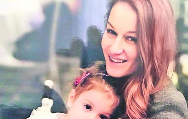 Adio, România! Raluca Sandu se stabileşte cu fiica ei în Elveţia