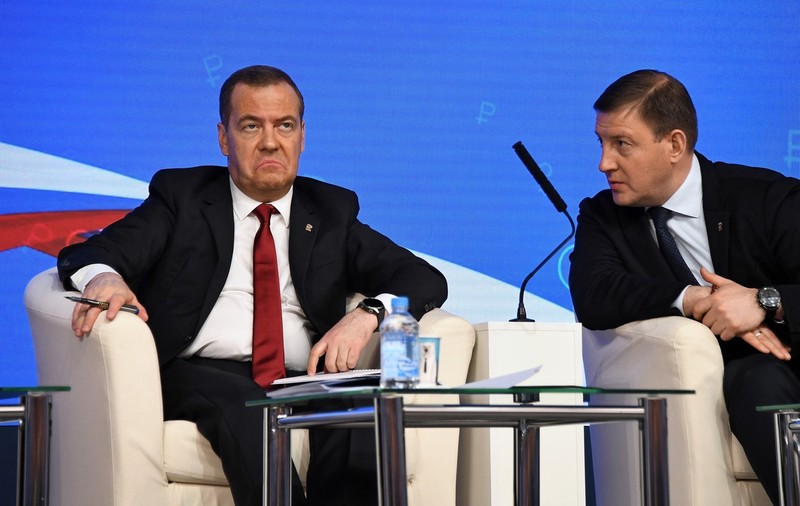 „Un om mic cu nesiguranțe uriașe". Replica acidă a Kievului pentru Medvedev, care a amenințat că Ucraina va dispărea în 2 ani